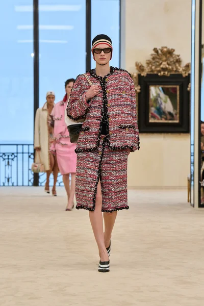 Look 18